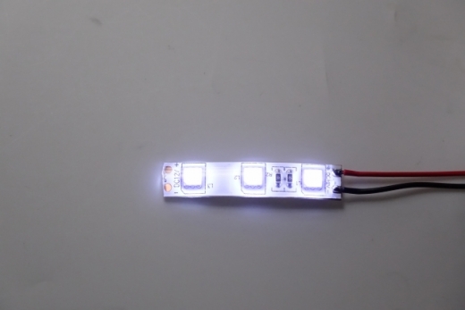 LED Streifen weiß mit 5mm LED spritzwassergeschützt für 3S / 12V