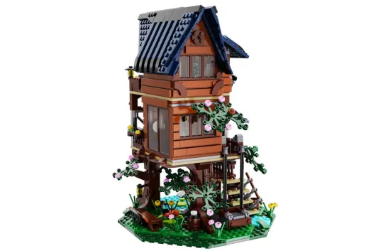 CaDA Klemmbausteine 4 Jahreszeiten Baumhaus mit LED-Beleuchtung - 1155 Teile